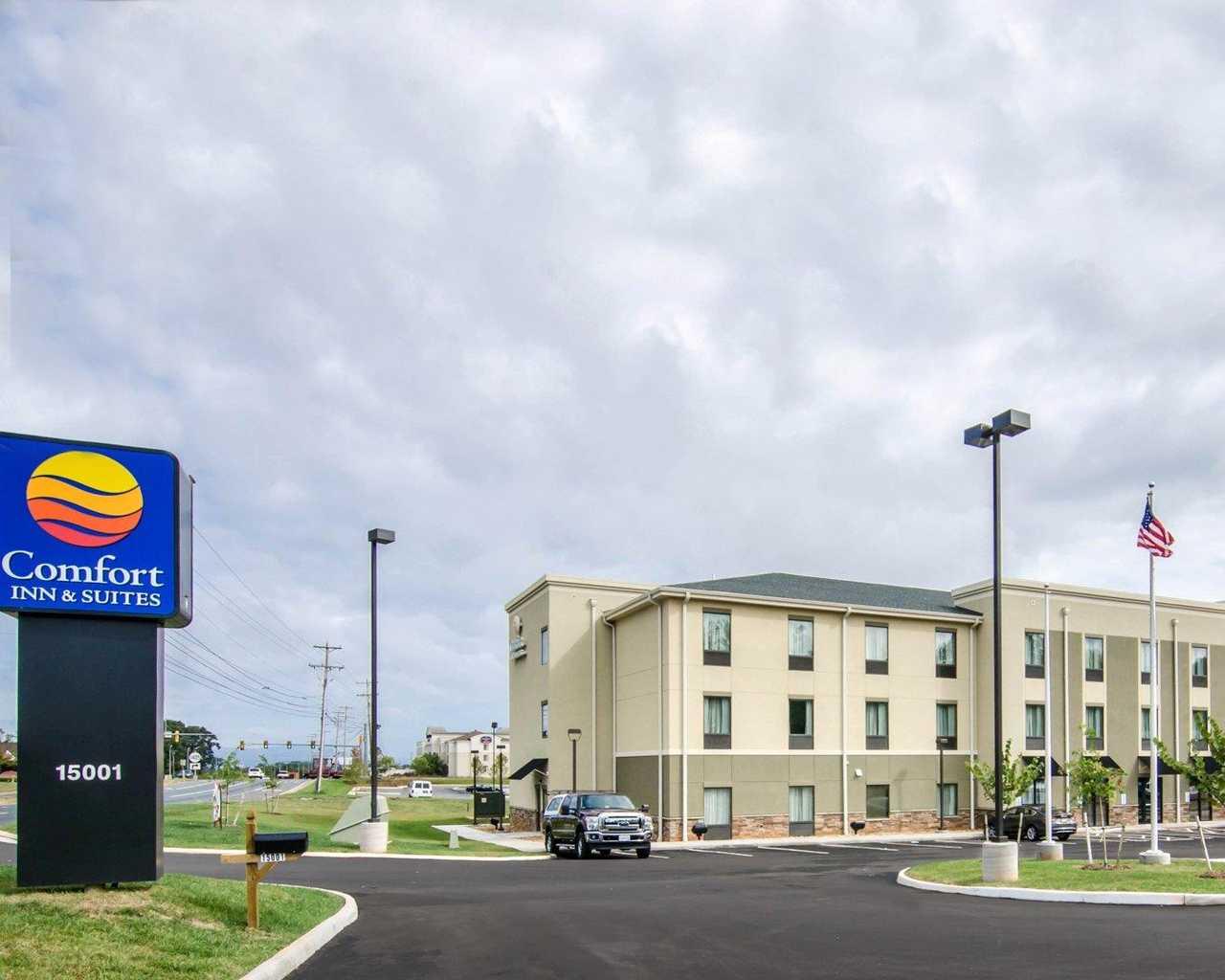 Comfort Inn & Suites Lynchburg Airport - University Area Eksteriør billede