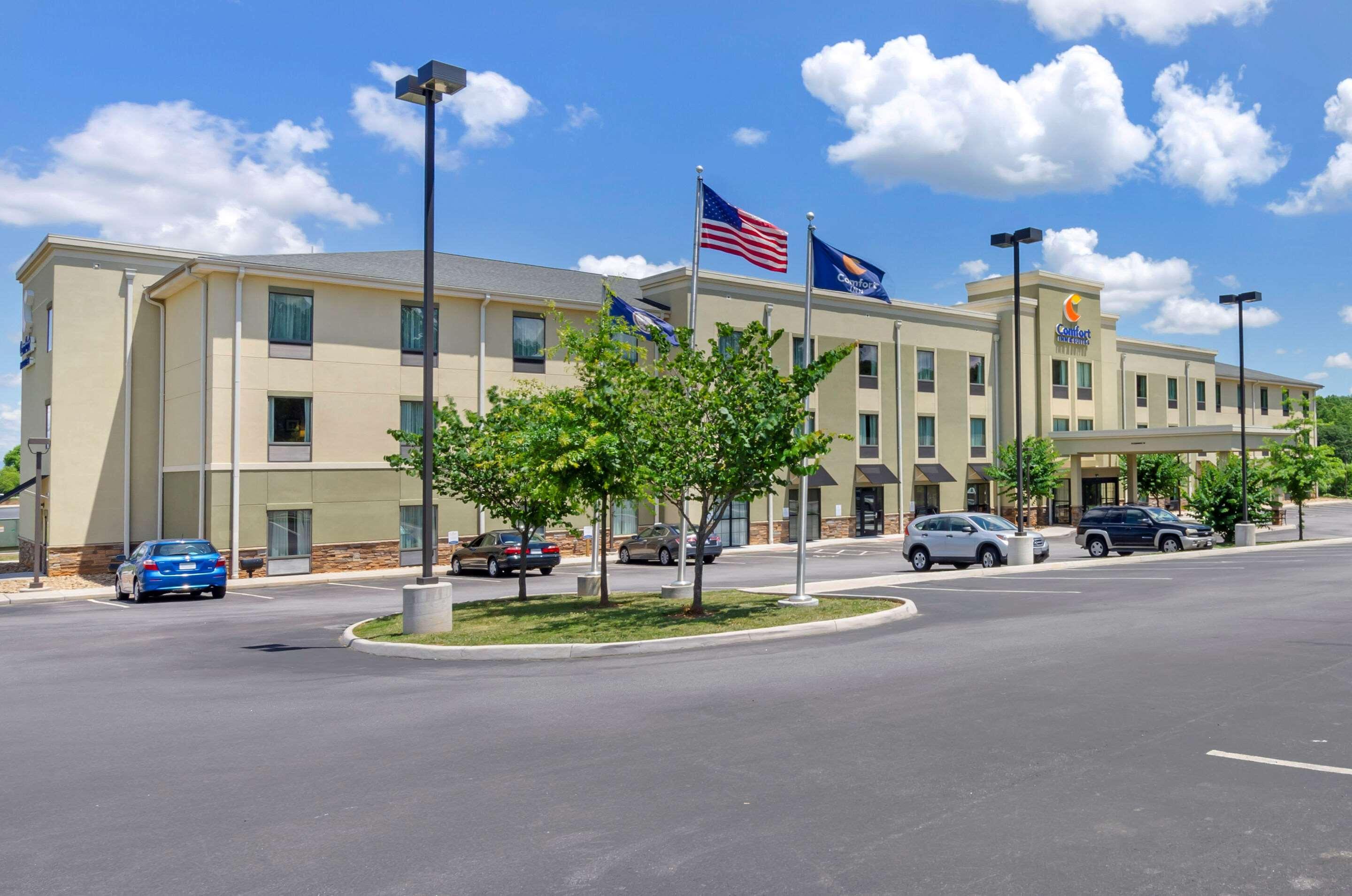 Comfort Inn & Suites Lynchburg Airport - University Area Eksteriør billede